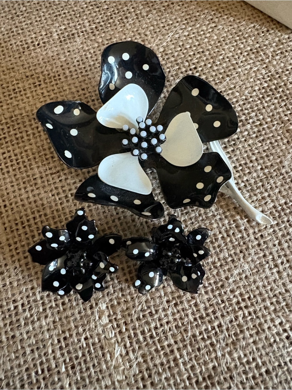 Avon Black and White Polka Dot Floral Brooch abd clipon earings